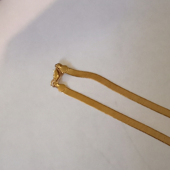 Jewelry - Gold chain